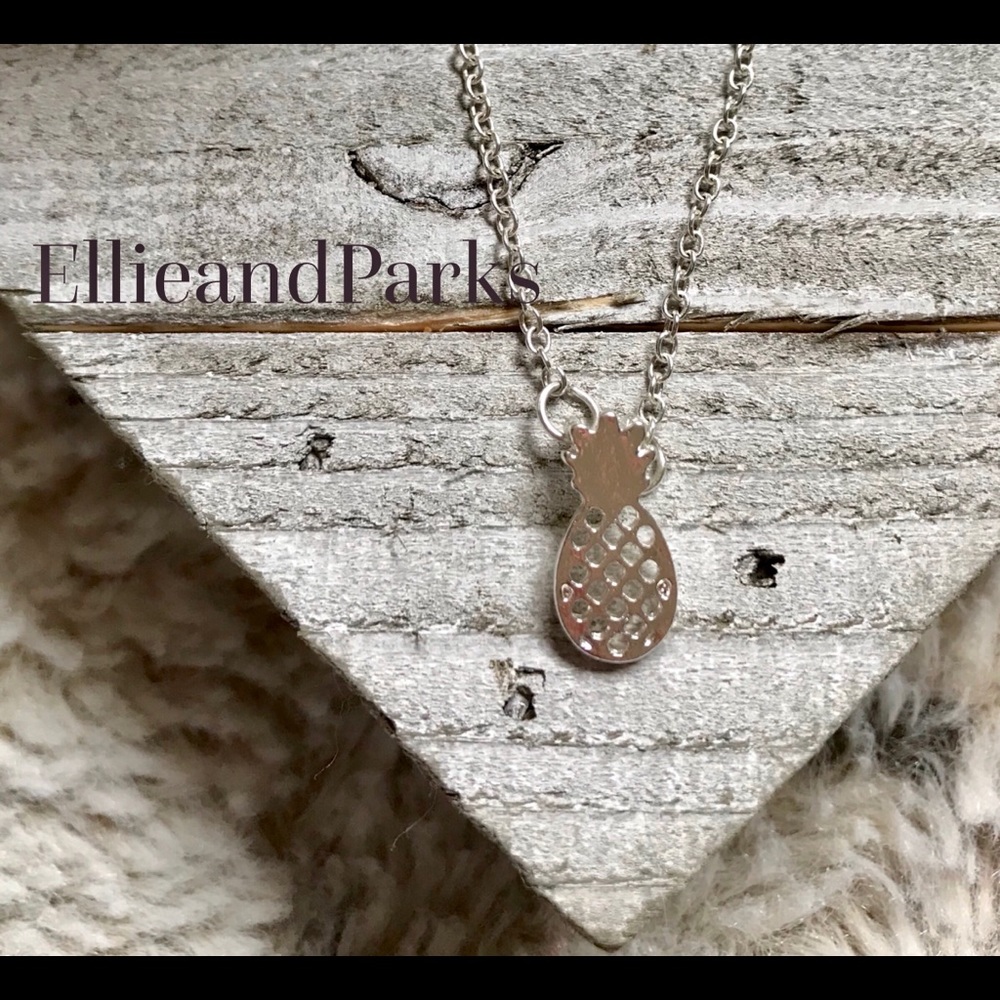 Dainty Pineapple necklace silver - Picture 5 of 8